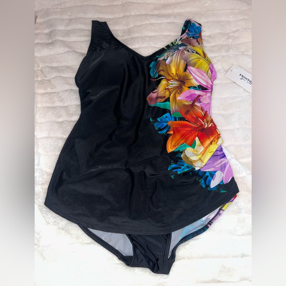 BNWT Swimsuits For All Black One Piece Asymmetrical Swimsuit